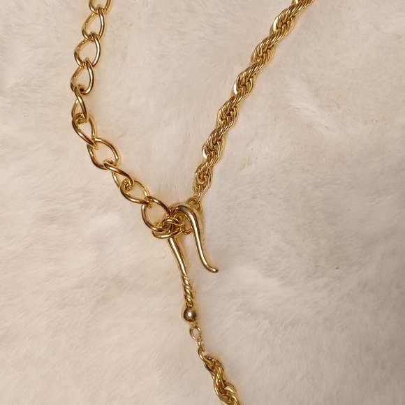 AKKAD GOLDTONE NECKLACE - Picture 4 of 6